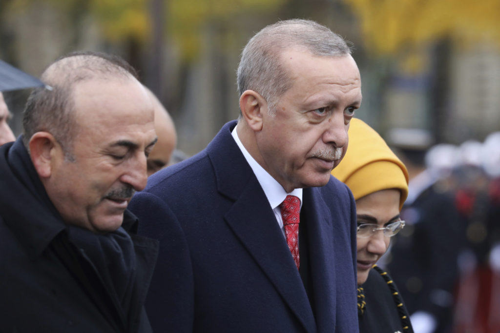 Ο Τσαβούσογλου «διορθώνει» τον Ερντογάν: Η συμφωνία δεν προβλέπει τουρκικά στρατεύματα στη Λιβύη