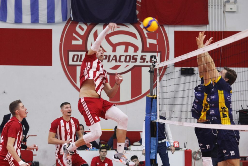 CEV Cup βόλεϊ: «Λύγισε» ο Ολυμπιακός απέναντι στην πανίσχυρη Μόντενα με 3-2 σετ