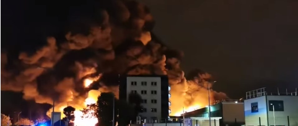 Γαλλία: Υπό έλεγχο μεγάλη πυρκαγιά σε διυλιστήριο της Total