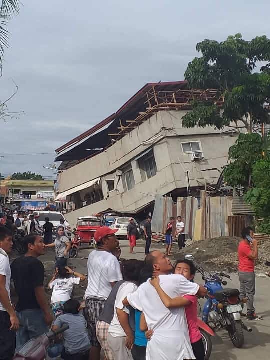 Φιλιππίνες: Τουλάχιστον 1 νεκρός από τον σεισμό – Ουρανοξύστες «ταρακουνήθηκαν», εκρήξεις σε Mall (Photos+Videos)