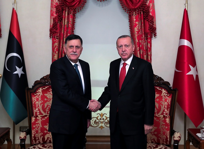 Έκτακτη συνάντηση Ερντογάν – Σάρατζ στην Κωνσταντινούπολη