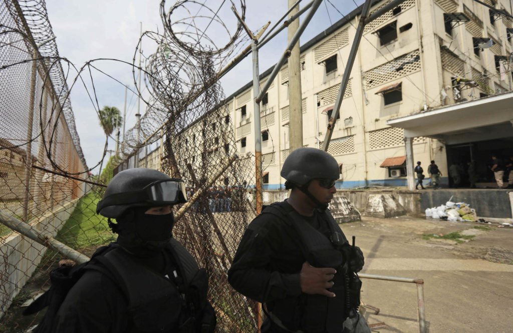 Τουλάχιστον 12 νεκροί και 13 τραυματίες στις φυλακές Λα Χογίτα στον Παναμά