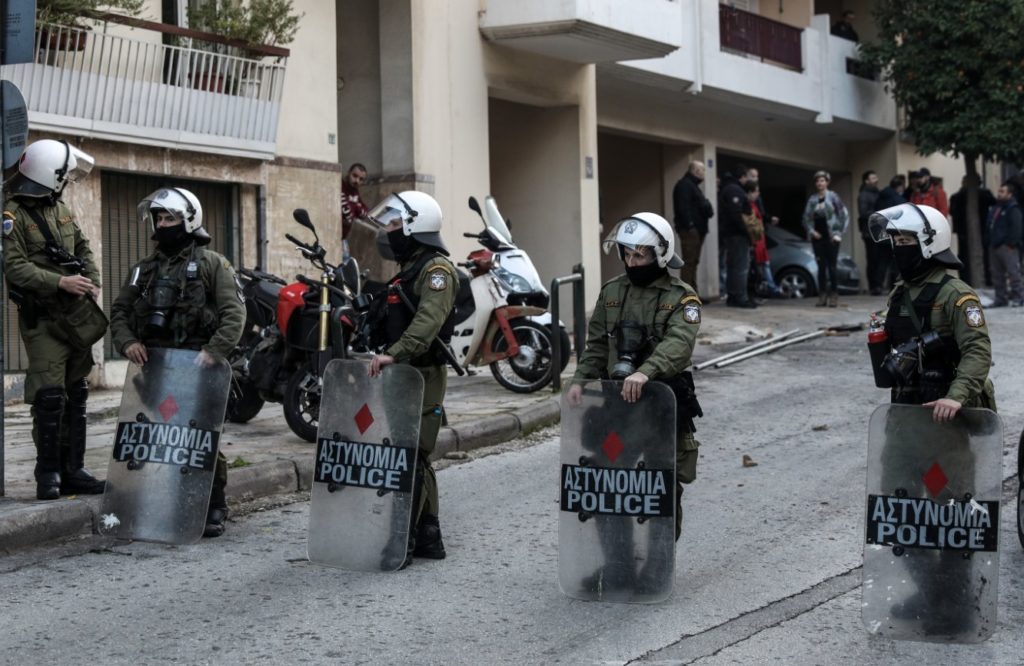 Κουκάκι: Η οικογένεια Ινδαρέ θα μηνύσει τα ΜΑΤ για παράνομη βία