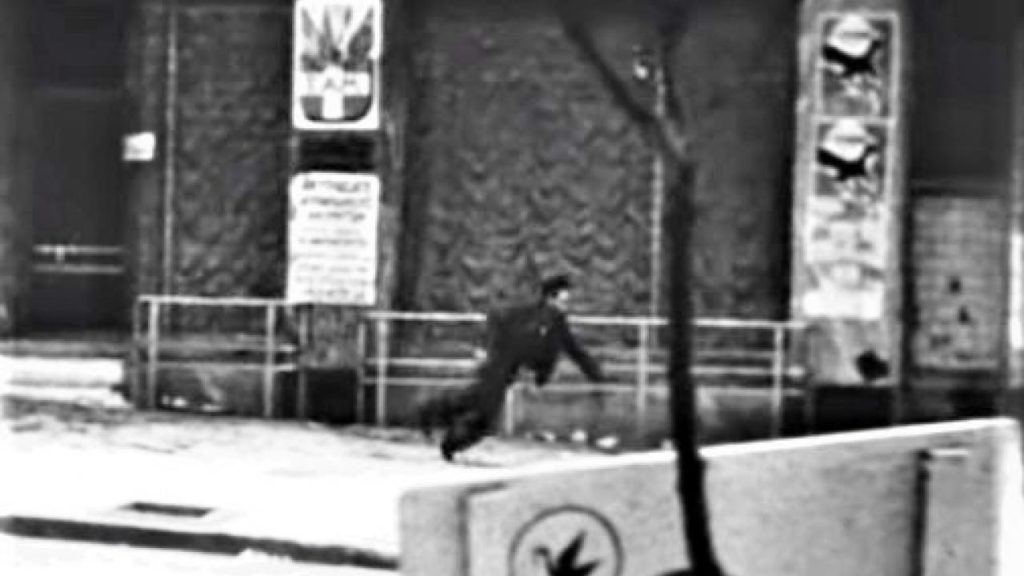 Βίντεο ντοκουμέντο από το 1944: Βρετανός δολοφονεί άοπλο ΕΑΜίτη