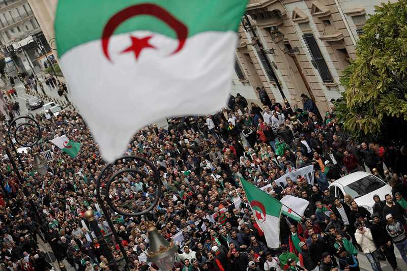 Αλγερία: Οι διαδηλώσεις συνεχίζονται παρά την ορκωμοσία του νέου προέδρου