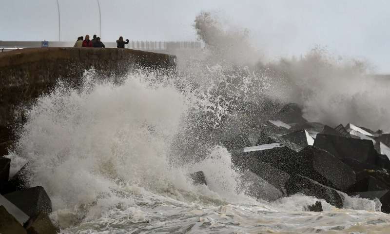 Καταιγίδα Έλσα: Φονικό πέρασμα από Ιβηρική και Γαλλία – 8 νεκροί, ένας αγνοούμενος (Photos/Videos)