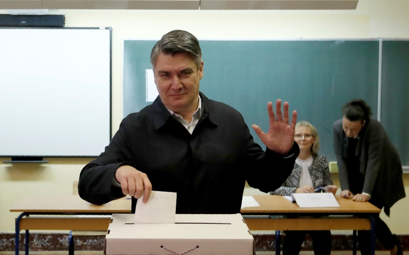 Κροατία: Ο Ζόραν Μιλάνοβιτς προηγείται με ποσοστό 30,8% στον πρώτο γύρο των προεδρικών εκλογών