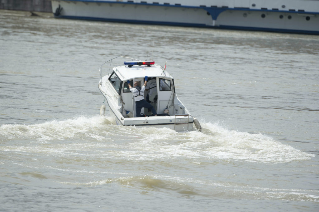 Δούναβης: Ανατράπηκε βάρκα με μετανάστες – Αγνοούνται τέσσερις ενήλικες και δύο παιδιά