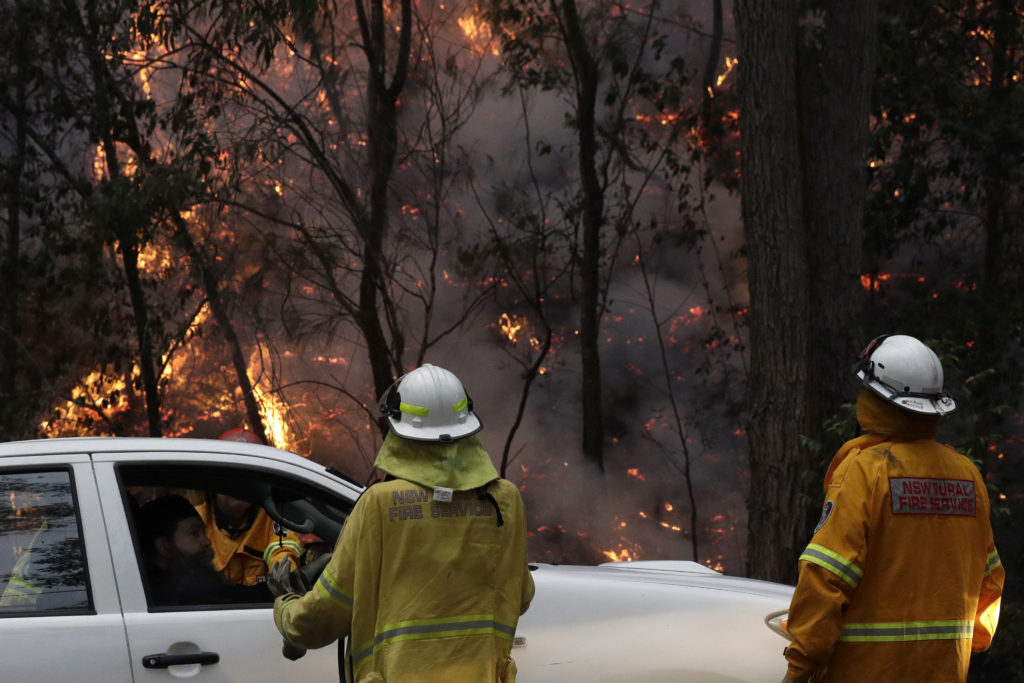 Αυστραλία: Οι πυροσβέστες περνούν τα Χριστούγεννα δίνοντας μάχη με τις φλόγες
