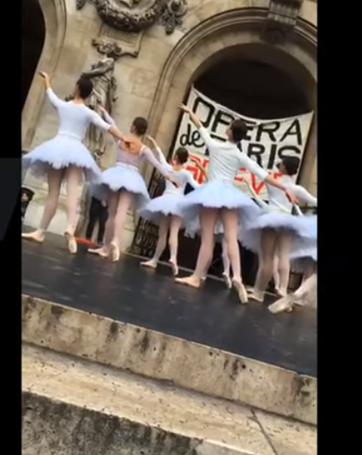 Ακόμα και οι… μπαλαρίνες τα έβαλαν με τον Μακρόν – Χόρεψαν έξω από την Όπερα (Video)