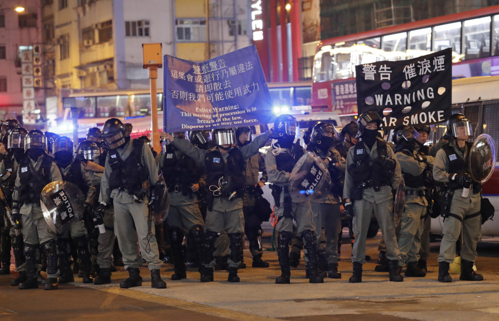 Χονγκ Κονγκ: «Δεν έχει σημασία αν είναι Χριστούγεννα», συνεχίζονται	οι αντικυβερνητικές διαδηλώσεις