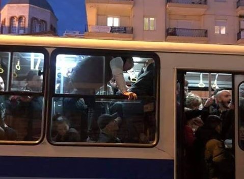 Θεσσαλονίκη: Ο απόλυτος… χαμός σε λεωφορείο του ΟΑΣΘ (Photo)