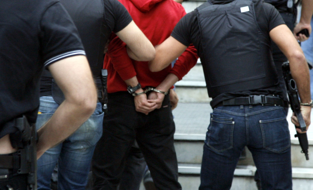 Λευκάδα: Σύλληψη τεσσάρων ατόμων για εμπορία ανθρώπων και βιασμό