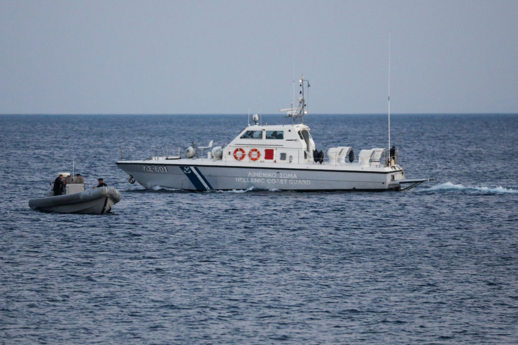 Διασώθηκαν και οι 4 επιβαίνοντες στο ακυβέρνητο σκάφος στον Σαρωνικό
