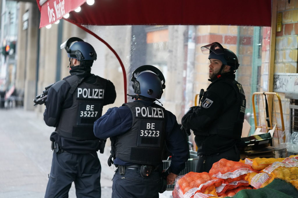 Πυροβολισμοί αναστατώνουν το Βερολίνο