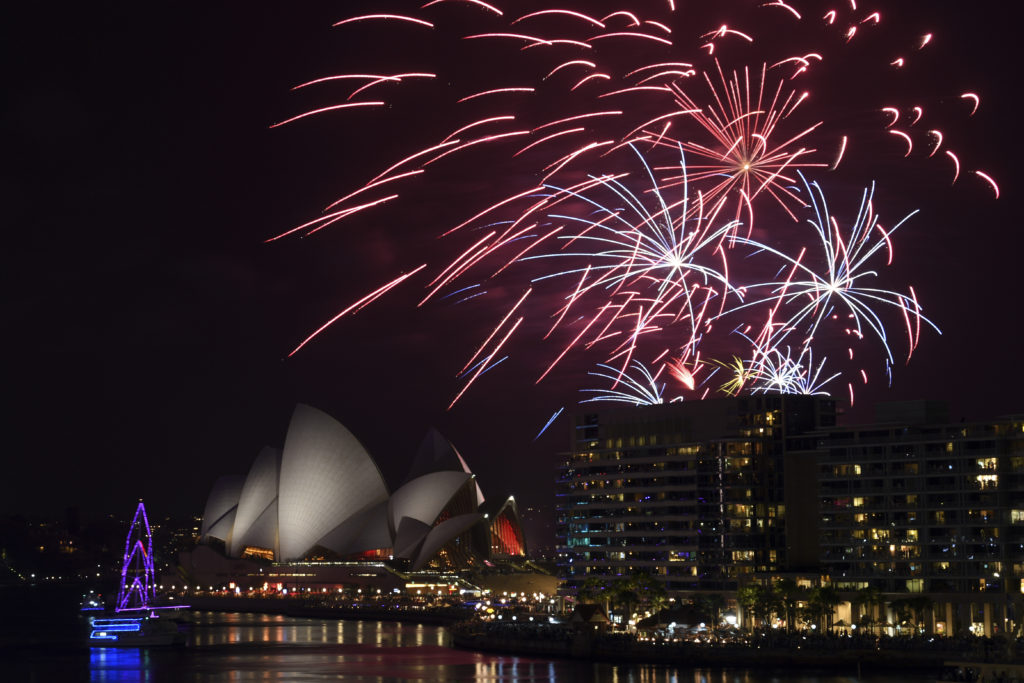 Η Αυστραλία υποδέχθηκε το νέο έτος εν μέσω πυρκαγιών – Διαδηλώσεις στο Χονγκ Κονγκ (Photos & Video)