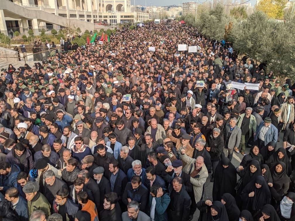 Τεχεράνη: Χιλιάδες διαδηλωτές στους δρόμους (Photos)