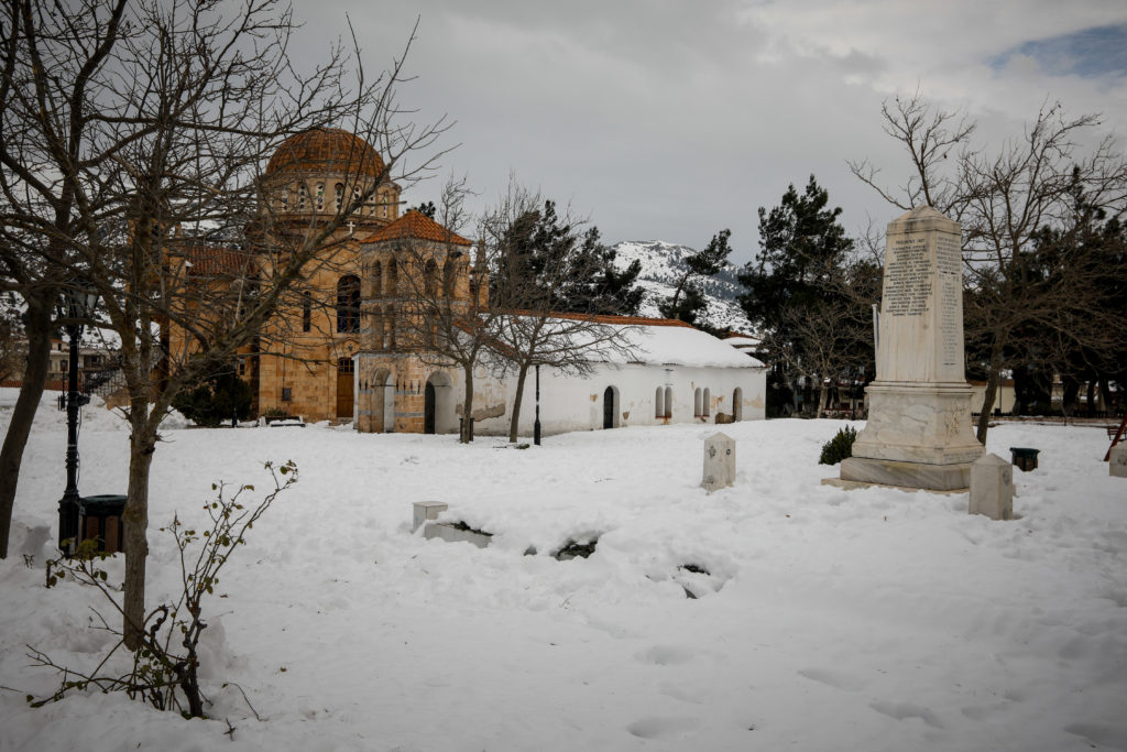 Συνεχίζει «ακάθεκτος» ο Ηφαιστίωνας – Τι περιμένουν οι μετεωρολόγοι