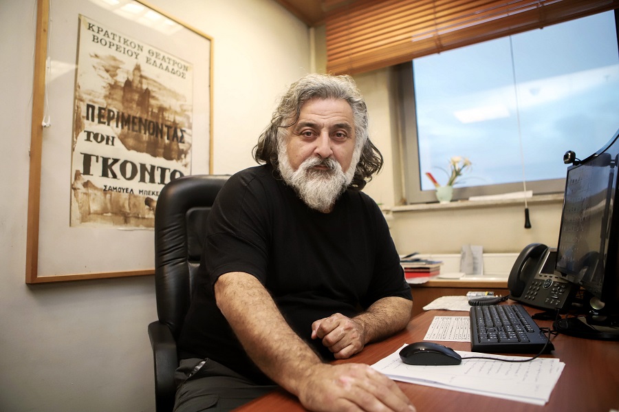 Στο ΣτΕ προσφεύγει ο Ιωάννης Αναστασάκης κατά Λίνας Μενδώνη για την εκδίωξή του από ΚΘΒΕ