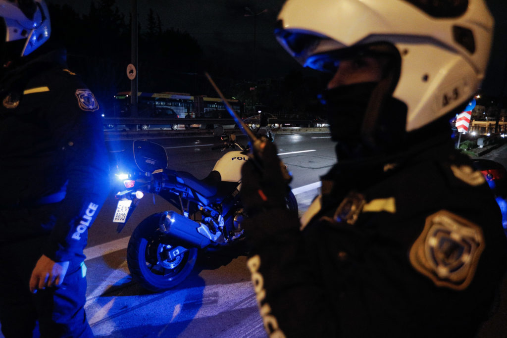 Συμπλοκή αγνώστων με αστυνομικούς της ΔΙΑΣ στην ΑΣΟΕΕ