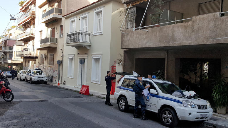 Νέα επίθεση στο σπίτι του Αλέκου Φλαμπουράρη – Ο Χρυσοχοΐδης έχει αποσύρει τη φύλαξη