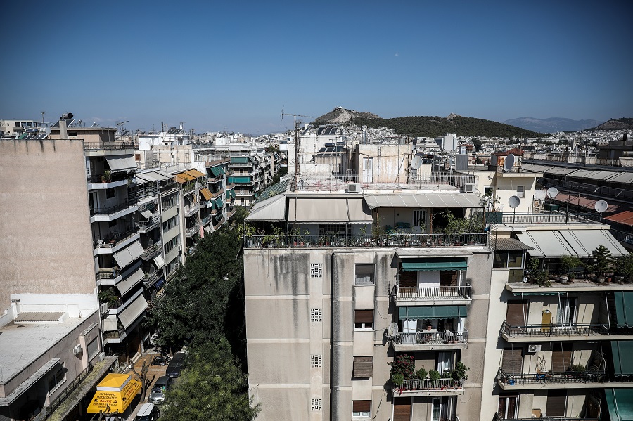 Κατασχέσεις, πλειστηριασμοί επί δικαίων και αδίκων