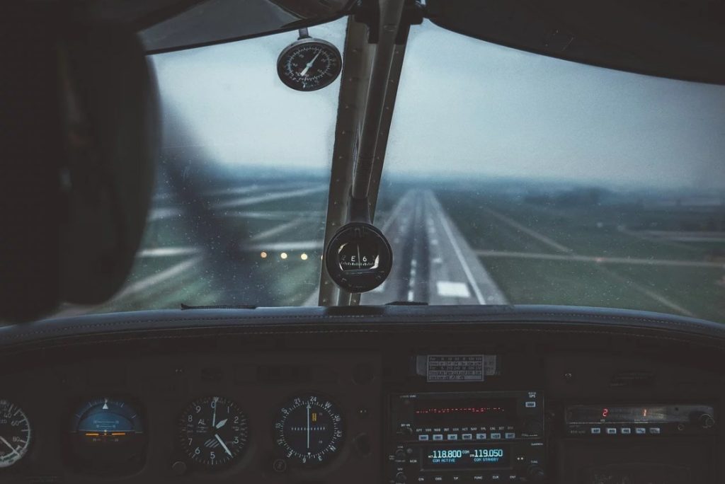 Βρετανία: 31χρονος οροθετικός κατάφερε να γίνει πιλότος αεροσκάφους