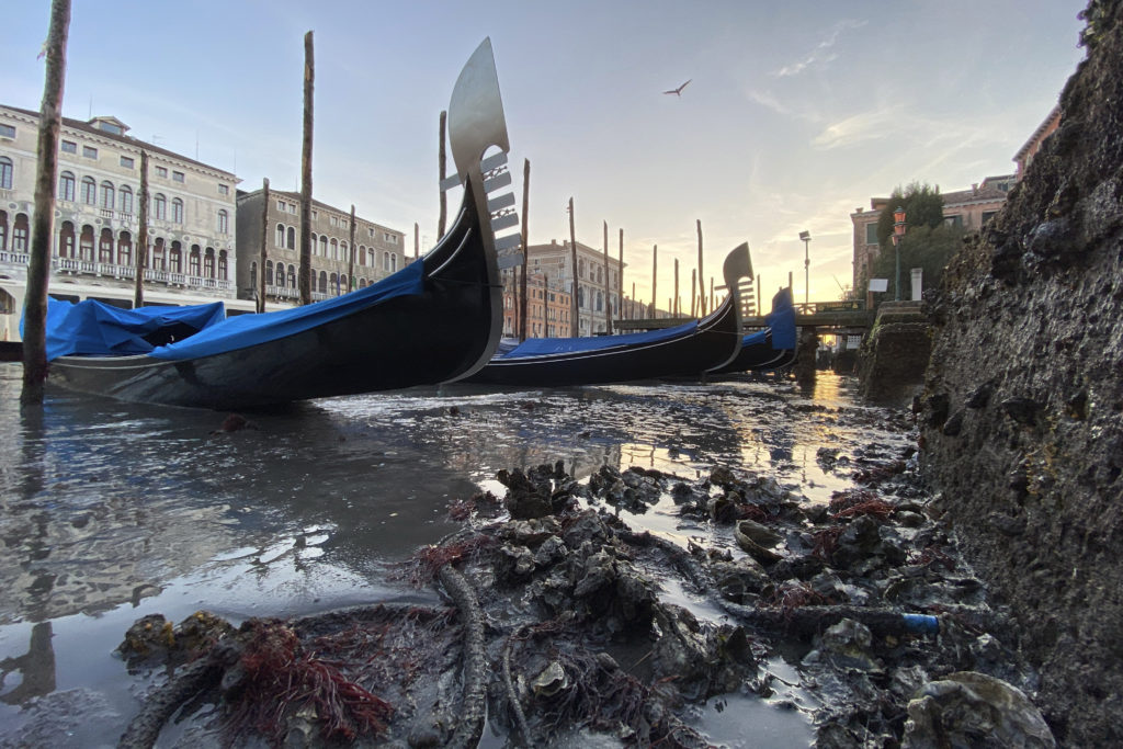 Βενετία: Μετά τις πλημμύρες, στέρεψαν τα κανάλια (Photos)