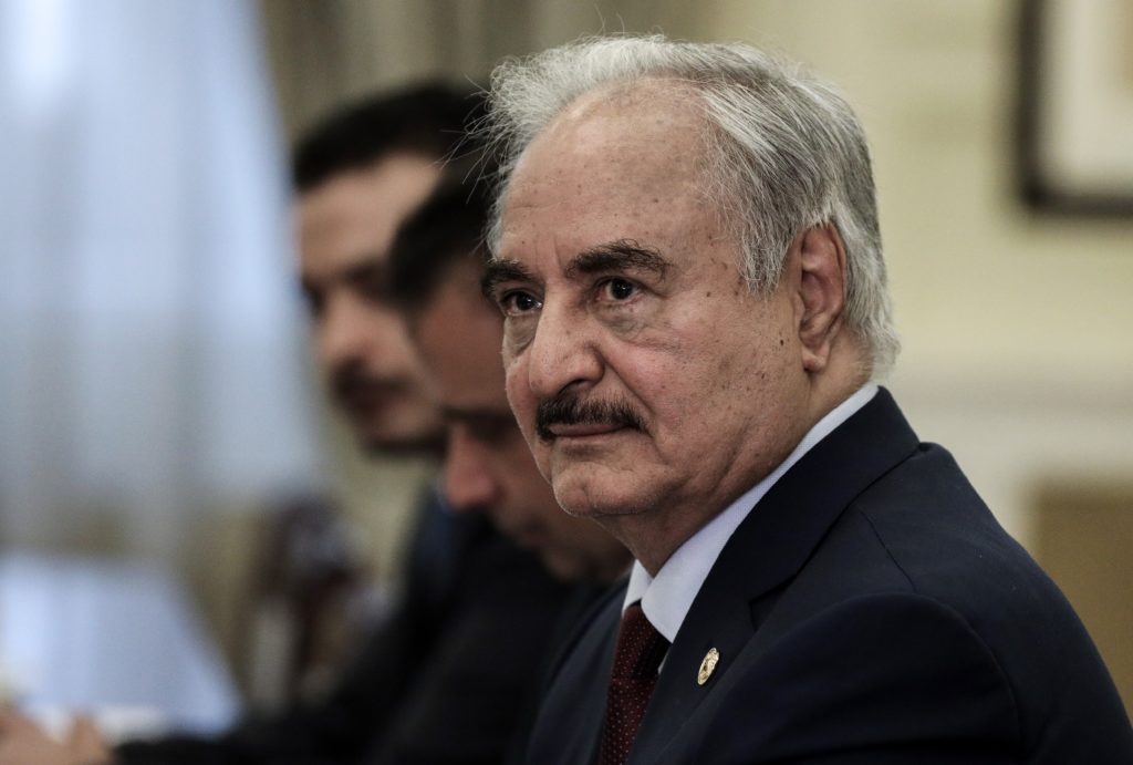 Εκνευρισμός στην Άγκυρα για την άφιξη Χαφτάρ στην Ελλάδα- Τι λέει ο τουρκικός τύπος