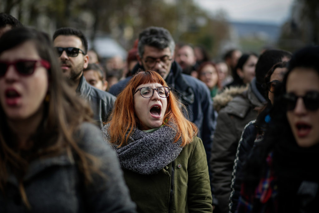Στους δρόμους δάσκαλοι και καθηγητές για τα κολέγια της Κεραμέως – Όχι και από πολλά ΑΕΙ