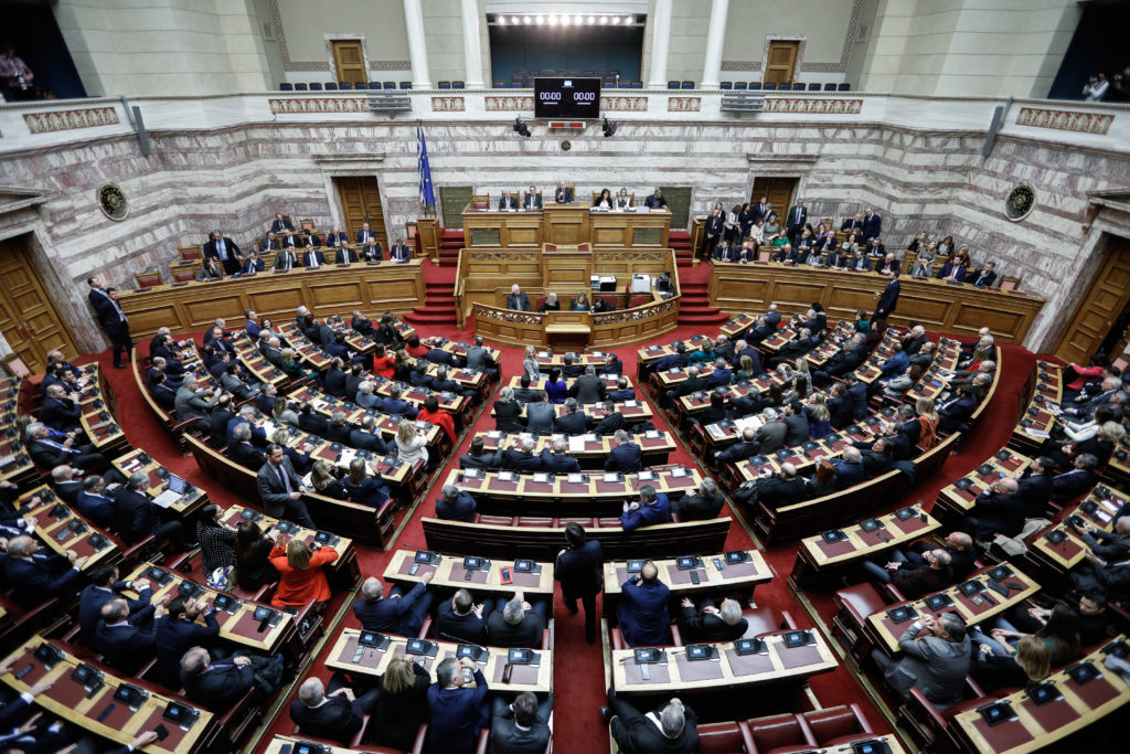 Ο αντ’ αυτού, τα «γυμνάσια» και το χακάρισμα της Βουλής