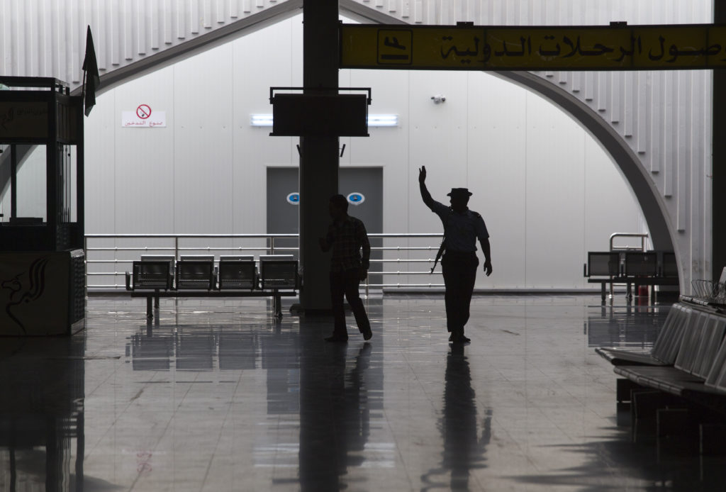 Επαναλειτουργεί το αεροδρόμιο Μιτίγκα, μετά τις ρουκέτες