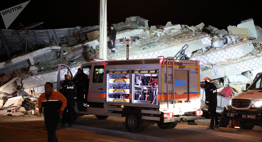 Σεισμός στην Τουρκία: Τους 29 έφτασαν οι νεκροί – Εικόνες από drone δείχνουν την καταστροφή (Videos)
