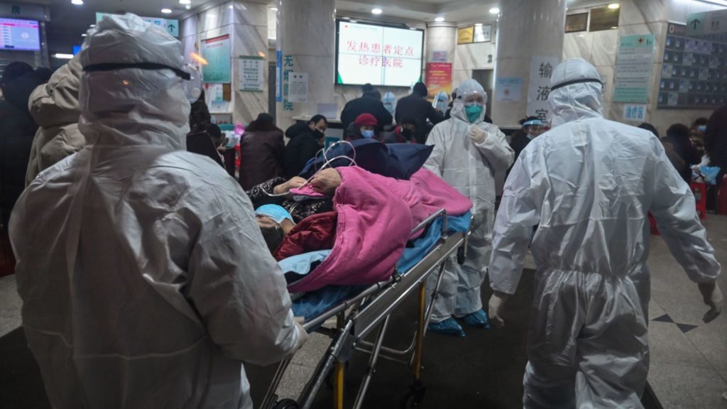 Κίνα-κορονοϊός: 54 νεκροί, 1.600 τα κρούσματα – Πόλεις με δεκάδες εκατομμύρια πληθυσμό σε καραντίνα