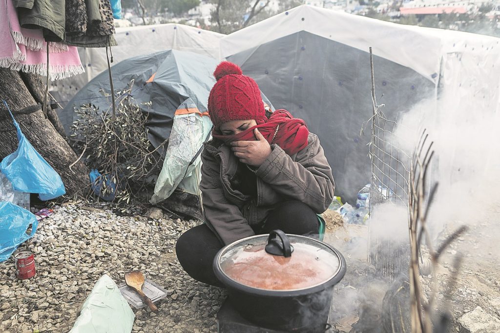 Στον εισαγγελέα για το κόστος του ξεροκόμματου των προσφύγων στη Μόρια