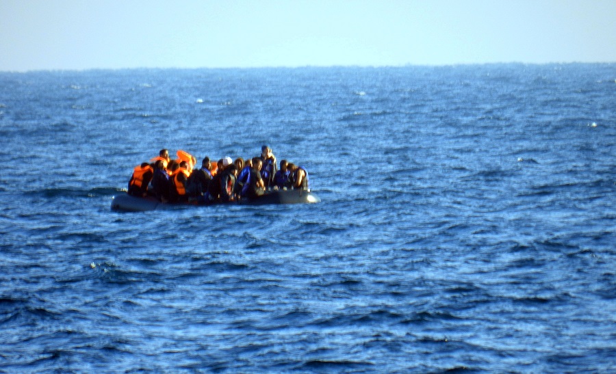 Θύελλα αντιδράσεων για το πλωτό φράγμα της ΝΔ για πρόσφυγες στο Αιγαίο – Πλήρης επιβεβαίωση του Documentonews