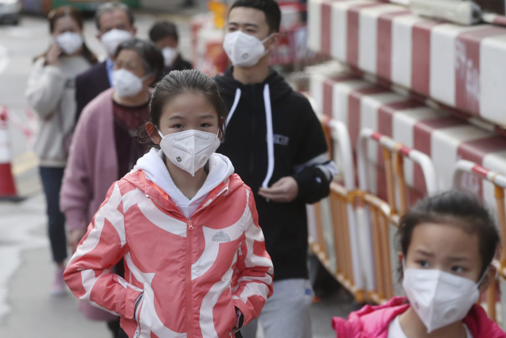 Κορονοϊός: Πάνω από 1,2 εκατ. χειρουργικές μάσκες θα στείλει η Σλοβενία στην Κίνα