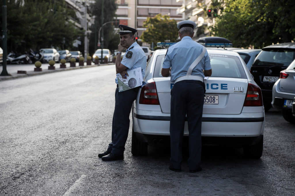 Κυριακή πρωί με έργα και κλειστή λωρίδα στην οδό Σταδίου