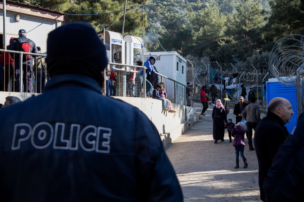 Σκαραμαγκάς: Νέα συμπλοκή με νεκρό και τραυματία – Αφόρητες συνθήκες στα στρατόπεδα προσφύγων