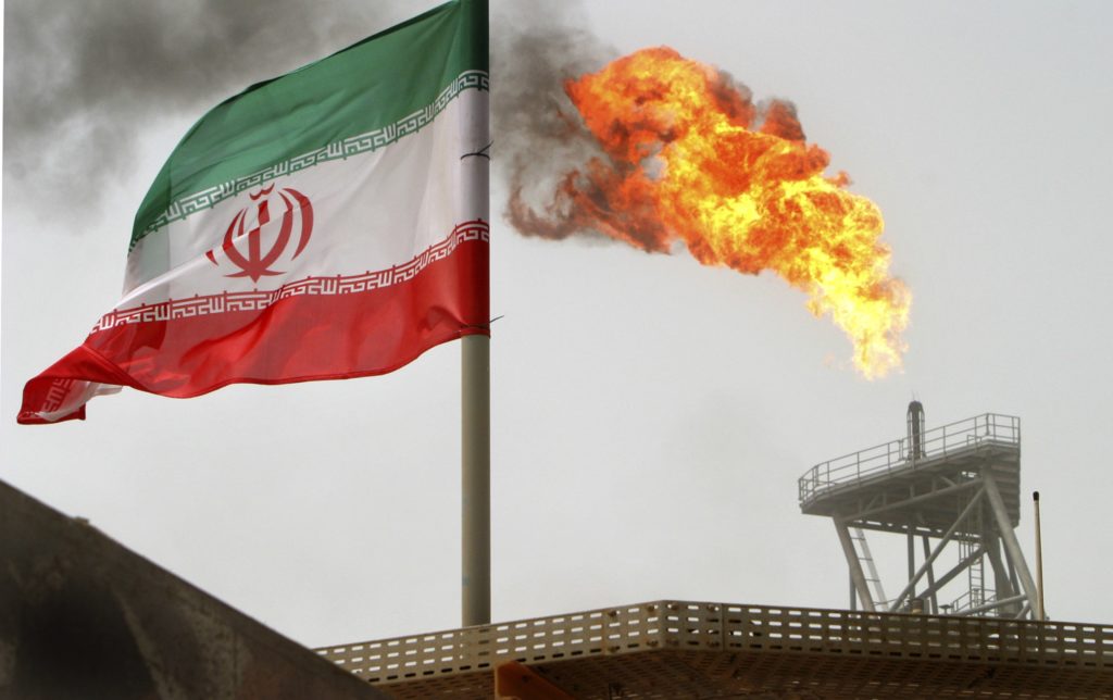 Το Ιράν υποστηρίζει μεγάλες μειώσεις στην παραγωγή πετρελαίου από τον ΟΠΕΚ