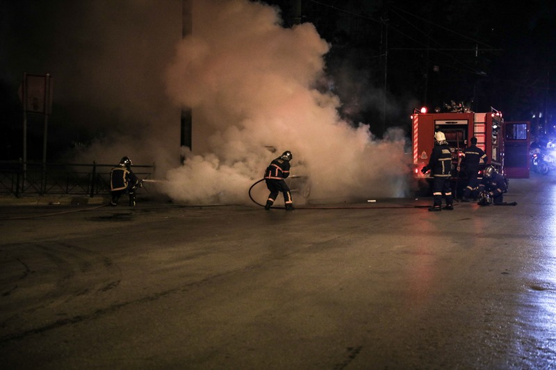 Διακοπή της κυκλοφορίας στην οδό Λιοσίων λόγω πυρκαγιάς