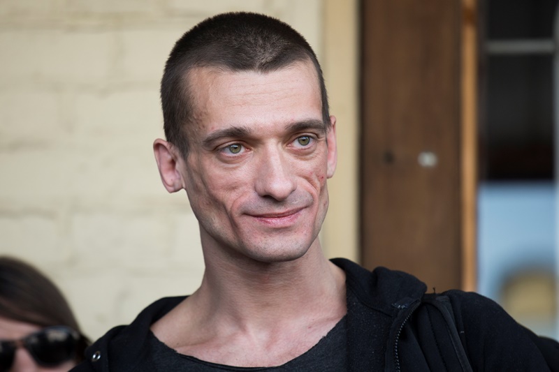 Γαλλία: Συνελήφθη για επίθεση  Ρώσος καλλιτέχνης – ακτιβιστής