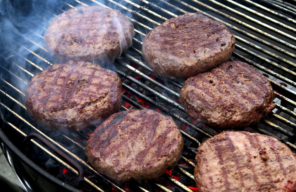 Βρετανία: «Μπλόκο» στην εξαγωγή επεξεργασμένου κρέατος λόγω Brexit – Στα 8,2 δισ. λίρες οι απώλειες