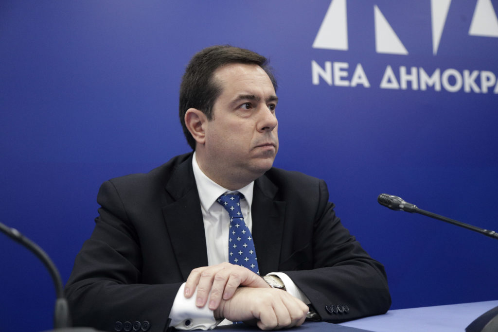 Μια «Νέα Μακρόνησο» φέρεται να προτείνει για τους πρόσφυγες ο περιφερειάρχης Βορείου Αιγαίου