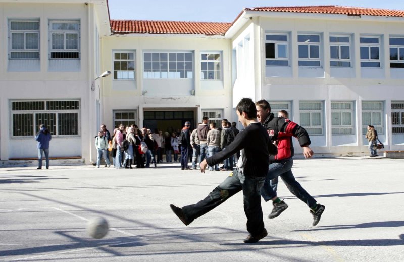 Αναστέλλονται οι σχολικές εκδρομές προς την Ιταλία – δέκα σχολεία είναι ήδη εκεί