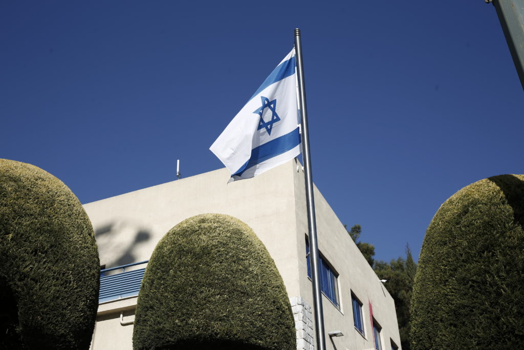 Έμμεση επιβεβαίωση από την ισραηλινή πρεσβεία: Ήταν διπλωματικό θέμα η συνάντηση με το Μιωνή