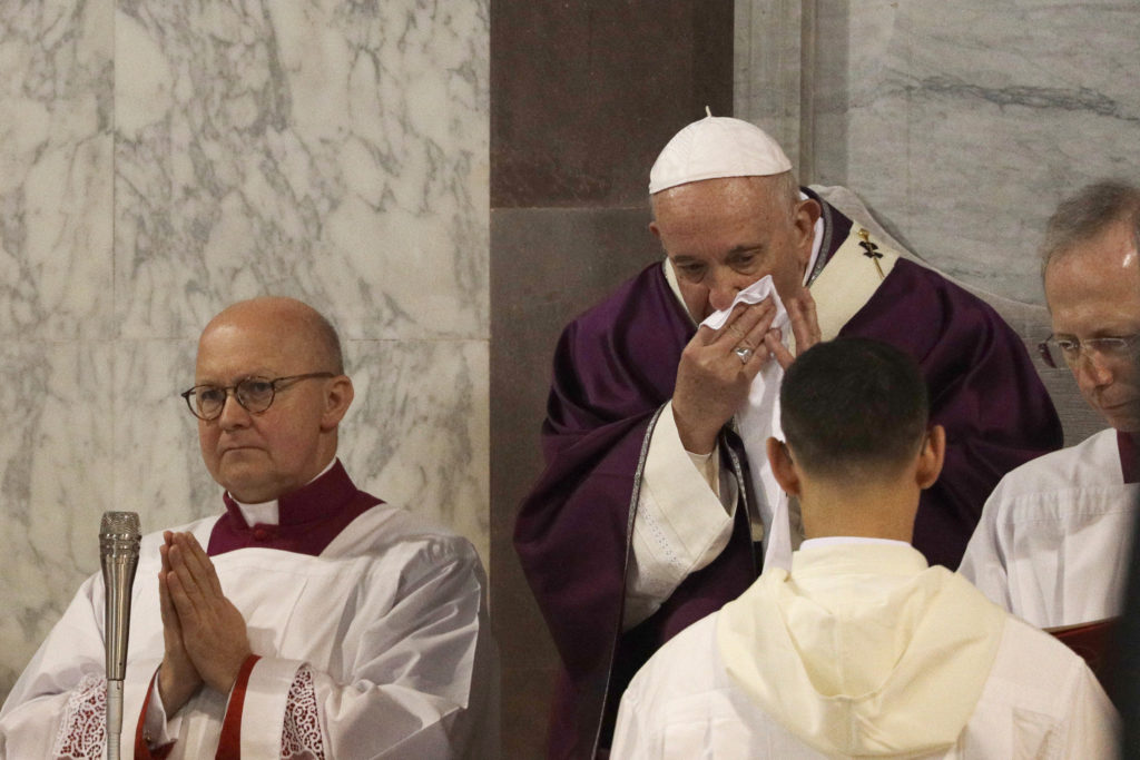 Άρρωστος ο Πάπας Φραγκίσκος – Ένιωσε «ελαφριά αδιαθεσία» (Photos)