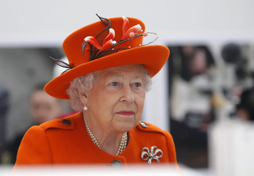 Κορονοϊός: Η βασίλισσα Ελισάβετ ακυρώνει δημόσιες εμφανίσεις της