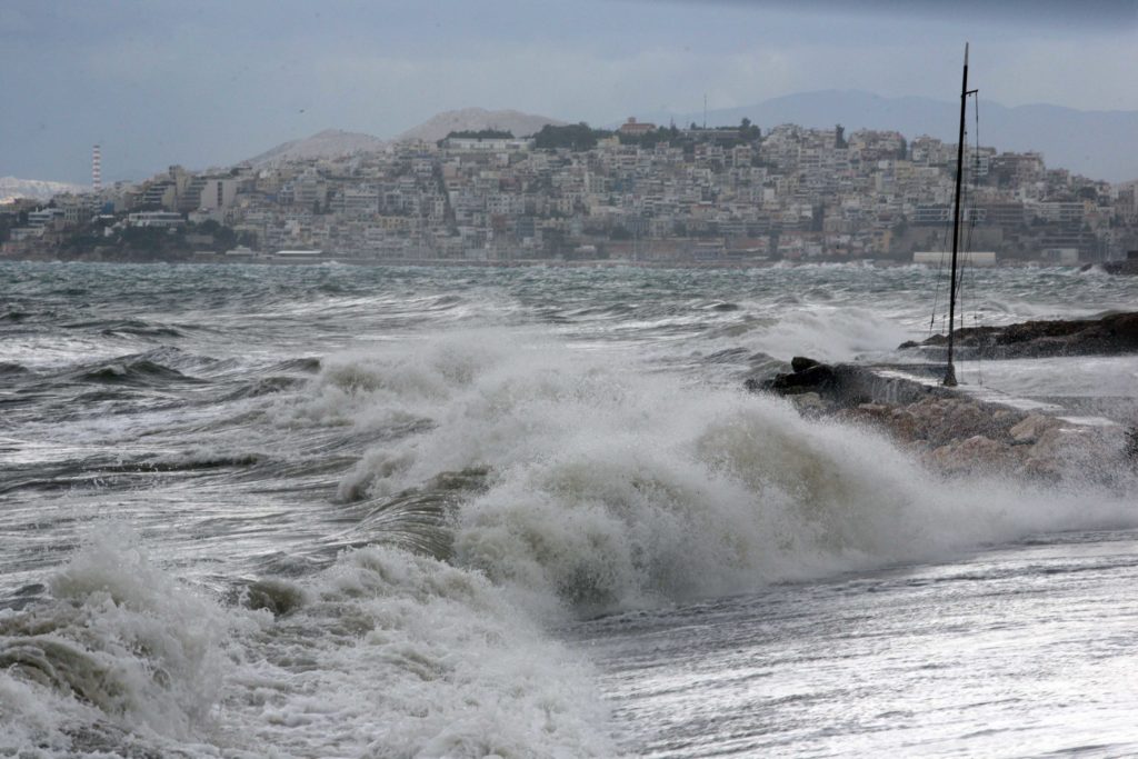 Βροχές και καταιγίδες τη Δευτέρα σε ολόκληρη την Ελλάδα