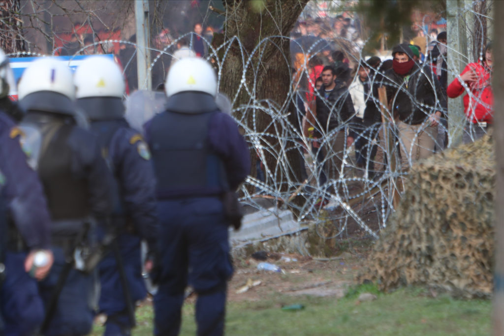 ΣΥΡΙΖΑ για προσφυγικό: Πανικόβλητη η κυβέρνηση, ούτε έκτακτη Σύνοδο Κορυφής δεν τολμά να ζητήσει ο Μητσοτάκης